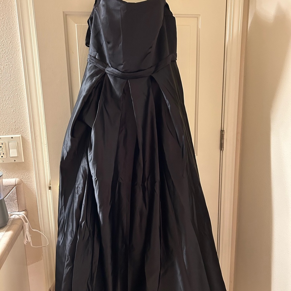 Elegant Black Evening Gown